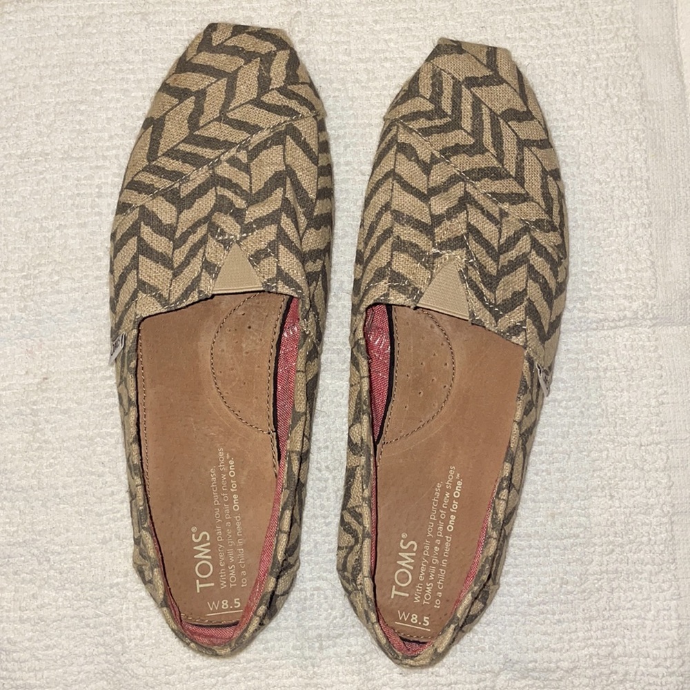 Tom’s shoes - Chevron pattern; - Picture 1 of 4